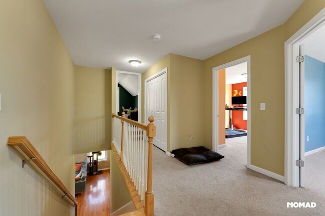 Building Photo - Spacious 4BR House in Hudson