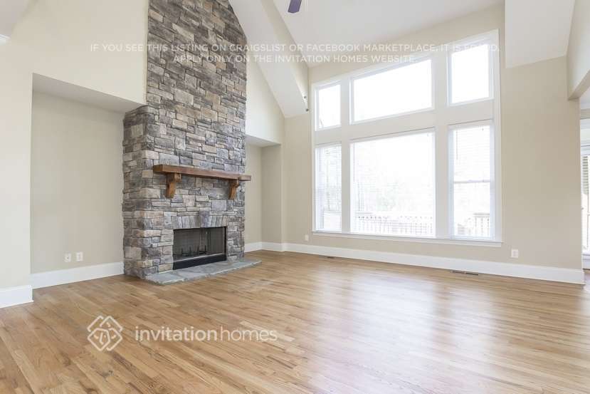 Building Photo - 215 Montana Way