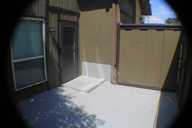 Building Photo - 4616 Country Creek Dr