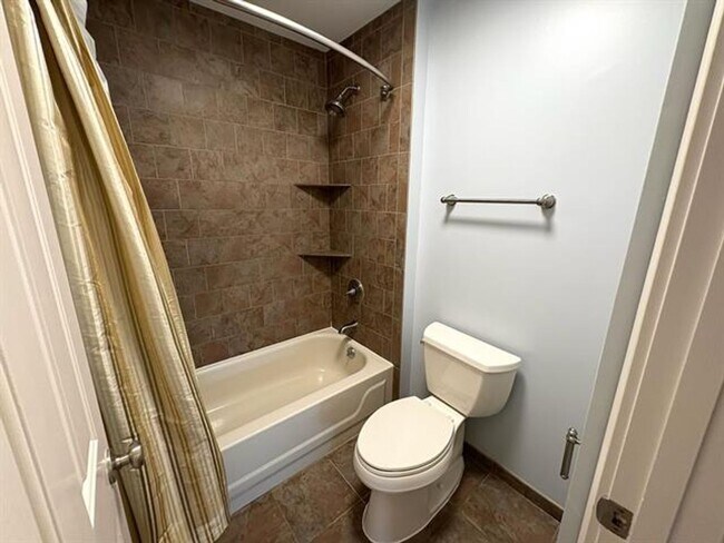 Building Photo - 1BD/1BA Condo located in The Monarch