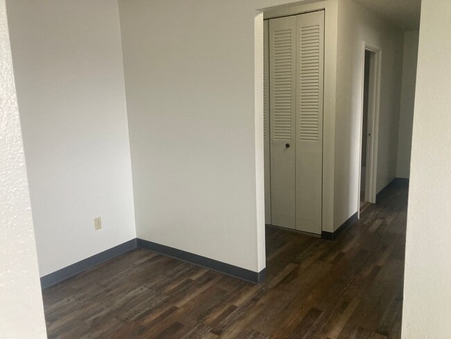 Building Photo - 406 17th St NW