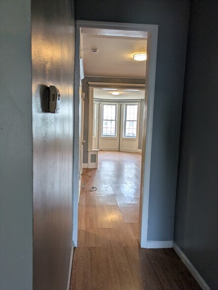 Building Photo - 231 Bayview Ave