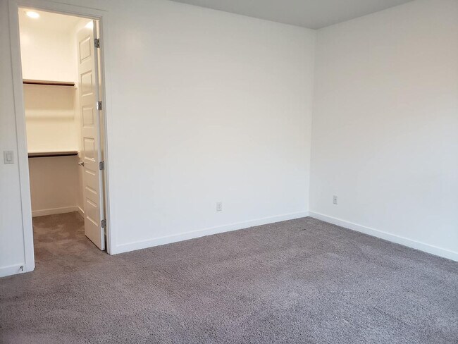 Building Photo - 4206 S 96th Ln