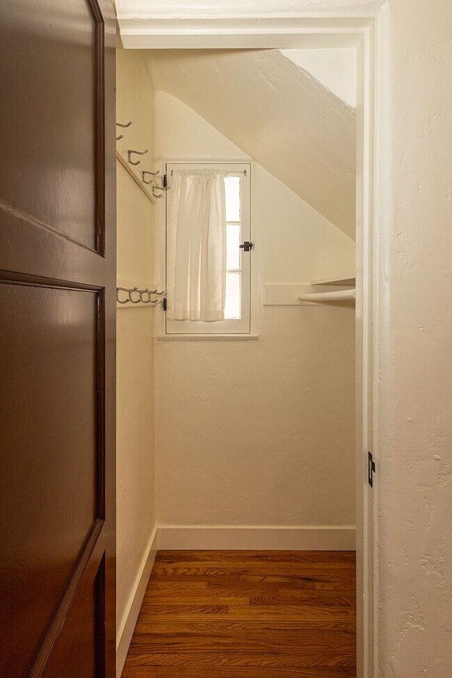 Building Photo - Beautifully Restored 3BR Miracle Mile Duplex | 1,725 SF | Near Metro D Line