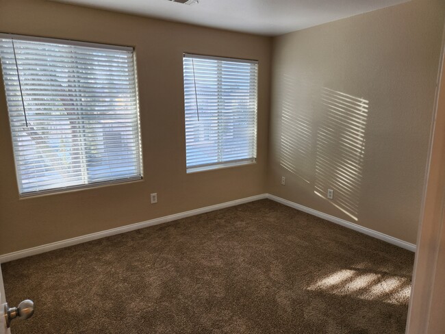 Building Photo - 5236 Scarlet Iris Ct