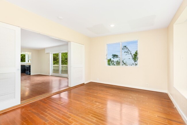 Building Photo - Rare Find: Tantalus Rustic Charm: BRAND NEW KITCHEN CABINETS AND COUNTE