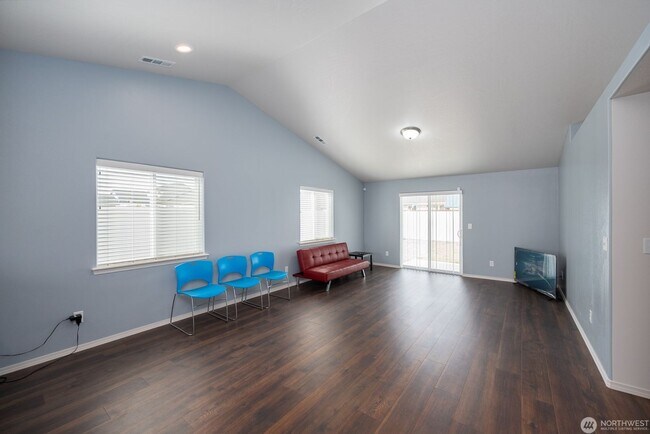 Building Photo - Never been rented before new home in Mae Valley, 3 bed 2 bath house