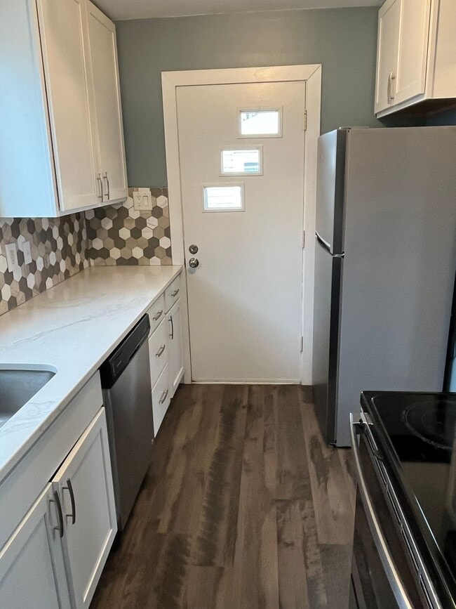 Building Photo - Molette Home in the heart of Moline.