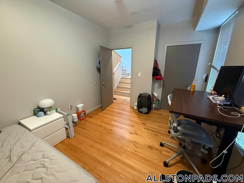 Building Photo - 53 Glenville Ave