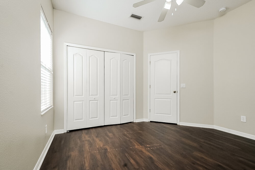 Building Photo - 6816 Surrey Oak Dr