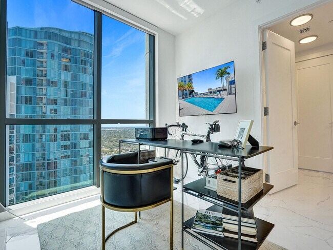 Building Photo - 100 E Las Olas Blvd