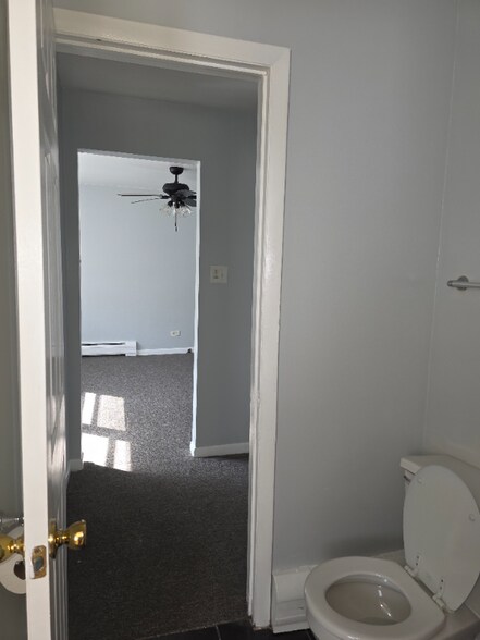 Building Photo - 15546 Sunset Dr
