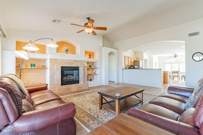 Building Photo - 36500 S Rock Crest Dr