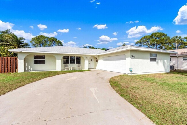 Primary Photo - 2252 SE Wald St