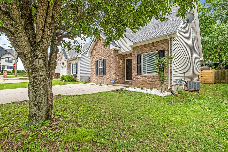 Building Photo - 709 William Howard Pl