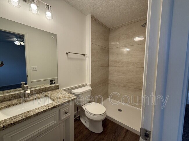 Building Photo - 4722 S 72nd E Ave