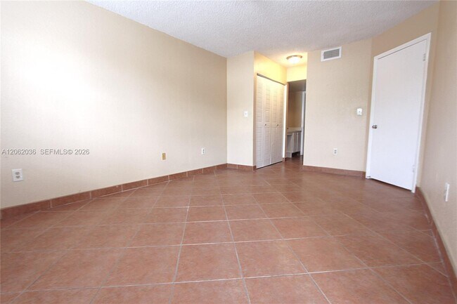 Building Photo - 2890 N Oakland Forest Dr