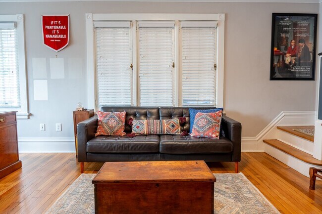 Building Photo - SHADYSIDE RENTAL