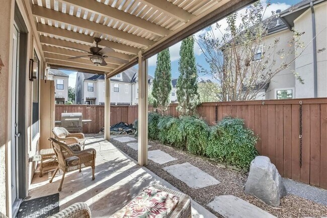 Building Photo - WestChase Fully Furnished Townhome