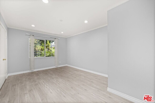 Building Photo - 22116 Blythe St