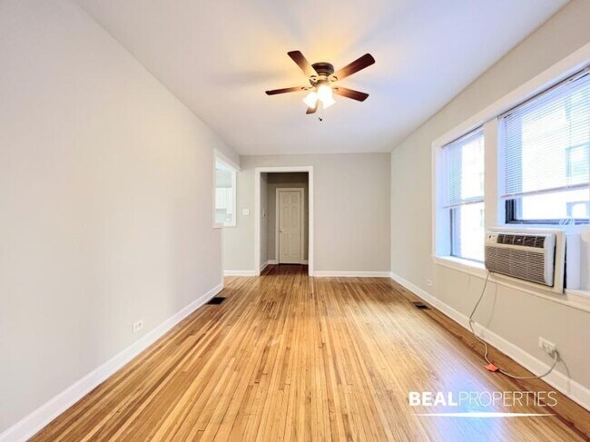 Building Photo - 1 bedroom in CHICAGO IL 60613