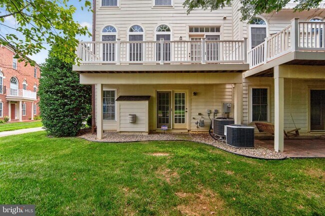 Building Photo - 30 Sharpstead Ln