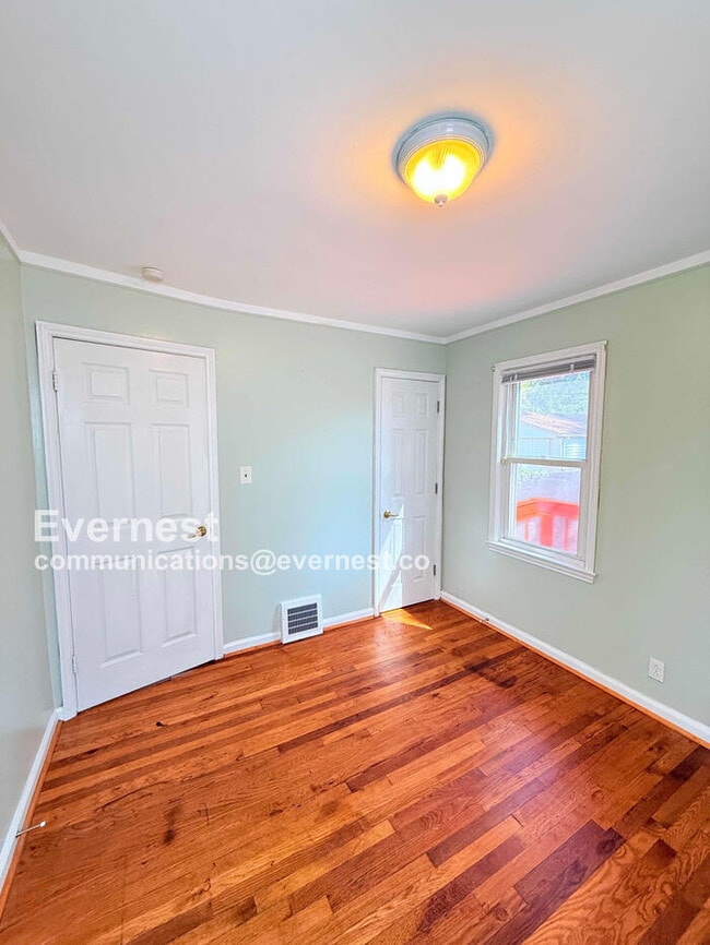 Building Photo - DEARBORN RENTAL: Single-Family Home with D...