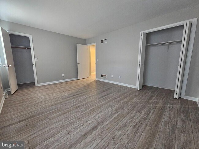 Building Photo - 48 E Gay St