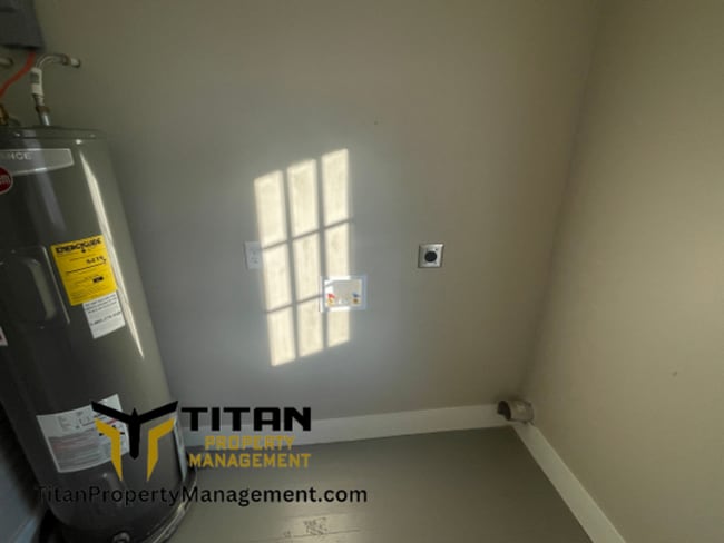 Building Photo - 2Bed/1Bath House