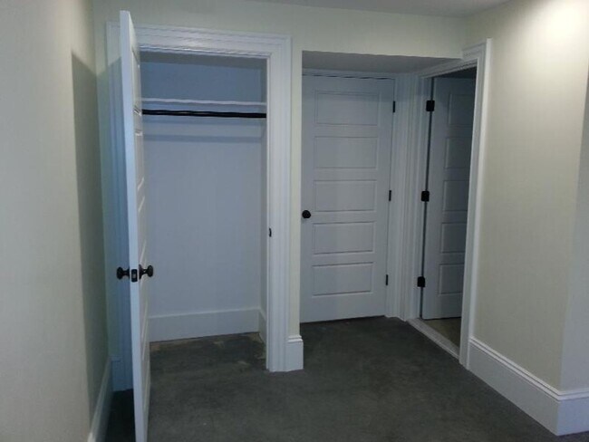 Building Photo - HUge 3 bed in Allston