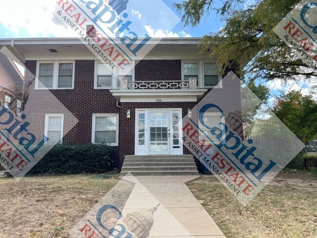 Primary Photo - Cozy 2 Bedroom