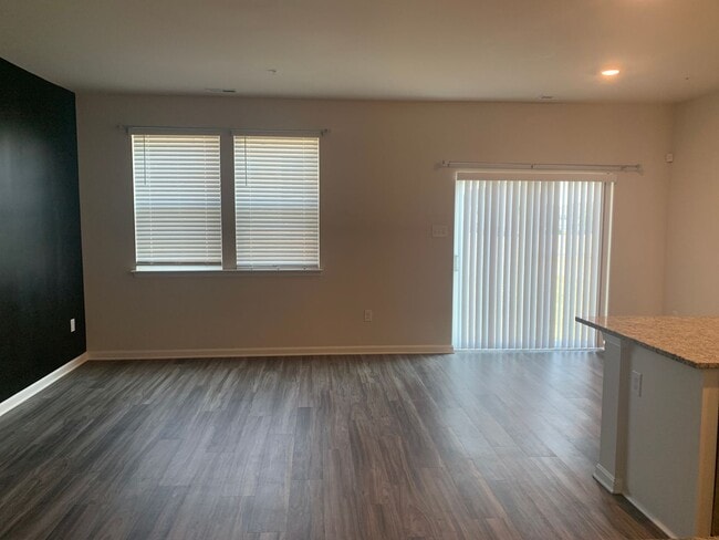Building Photo - MOVE IN SPECIAL!!! Pay 1/2 the rent for th...