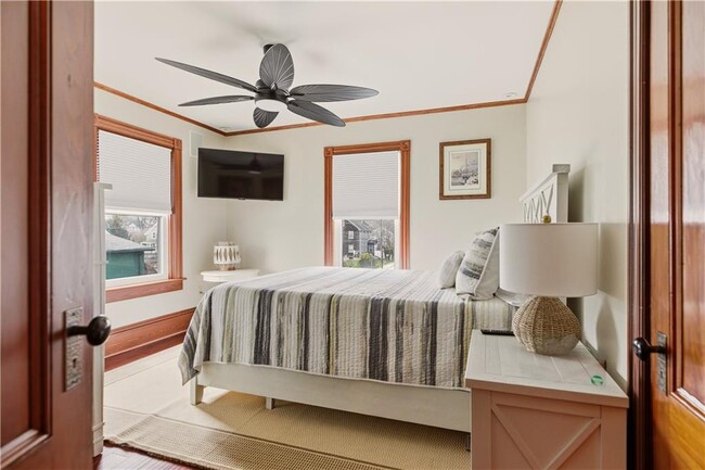 Building Photo - 23 Clinton St