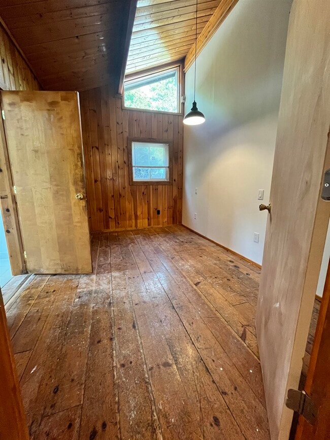 Building Photo - 514 US-302