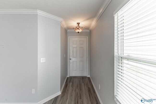 Building Photo - 163 Sedgewick Dr