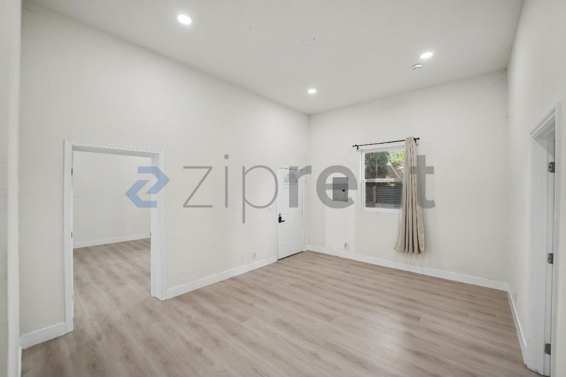 Building Photo - Unit 1333