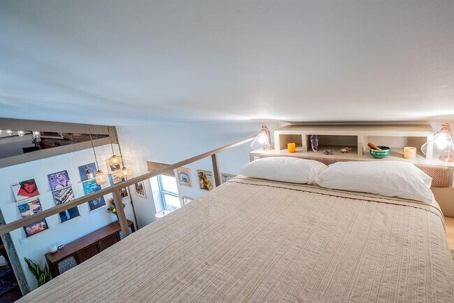 Building Photo - 5200 St Georges Green