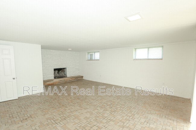 Building Photo - 1741 E 1st Ave