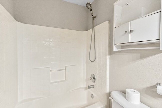Building Photo - 16802 Pine Castle Dr