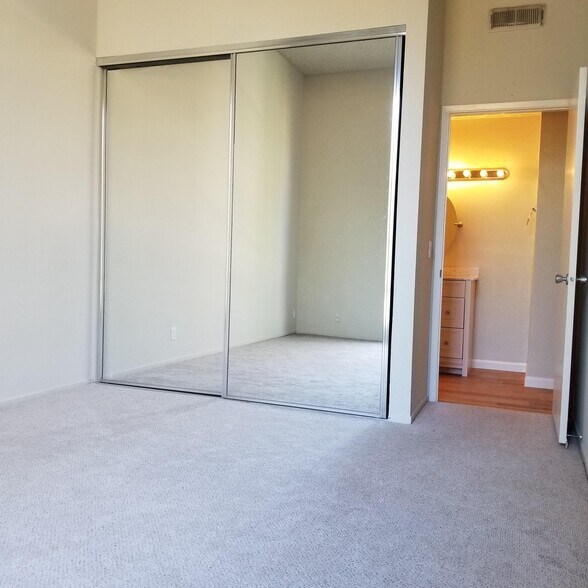 Building Photo - 310 N Civic Dr