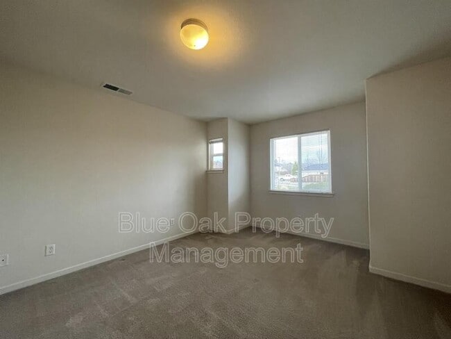 Building Photo - 1307 Yosemite Dr