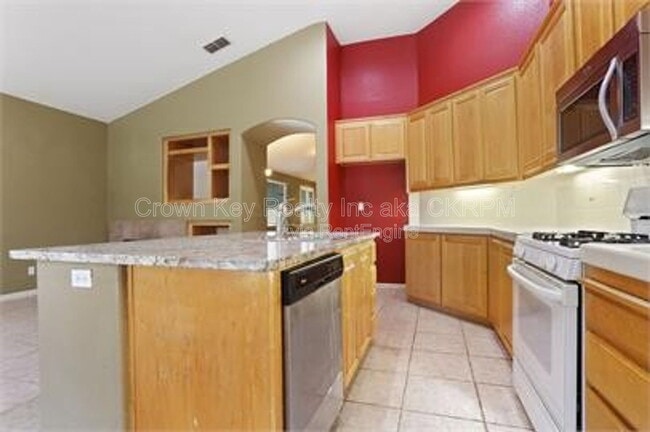 Building Photo - 1844 Oswego Ct