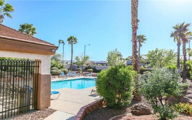 Building Photo - Freshly updated 3 bedroom townhouse near Bermuda and Cactus will be ready to move in by begining ...
