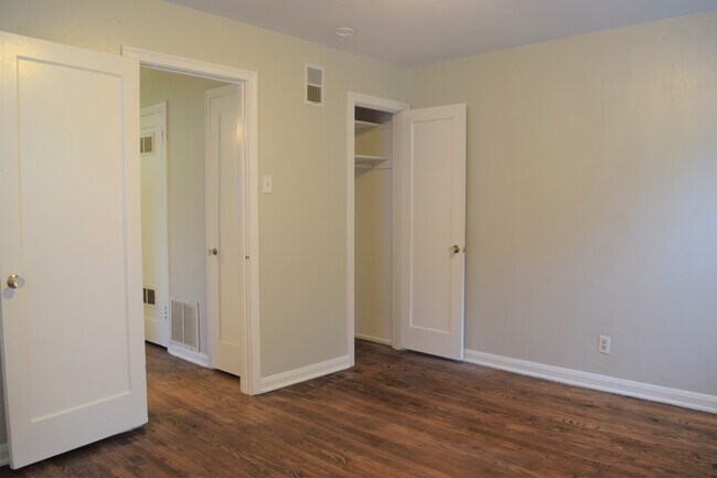 Building Photo - 1227 Louisville ave