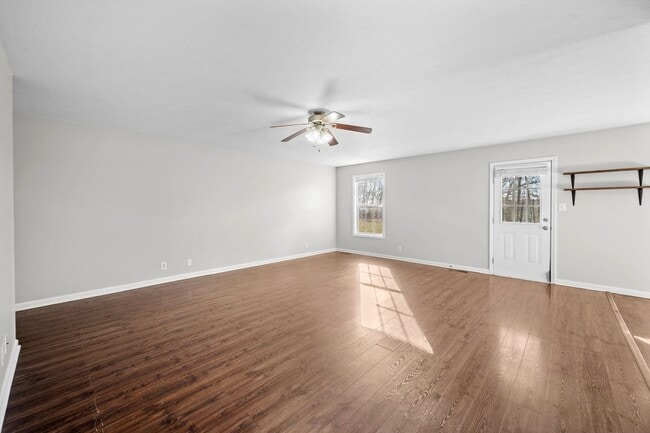 Building Photo - Spacious 3-Bedroom, 2-Bath Home with Over 2,000 Sq. Ft. in Oak Grove