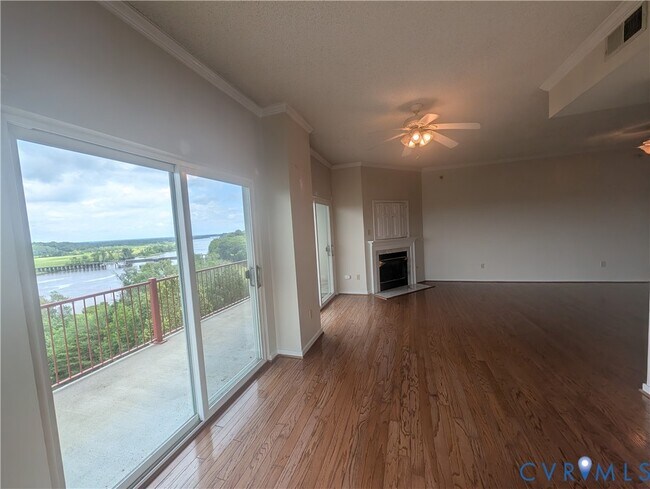 Building Photo - 301 Beacon Ridge Dr