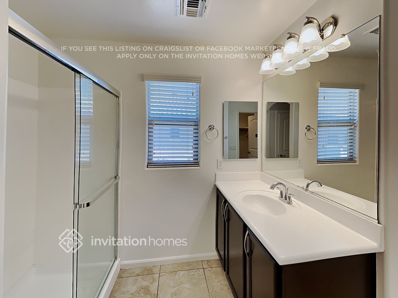 Building Photo - 1453 S Ponderosa Dr