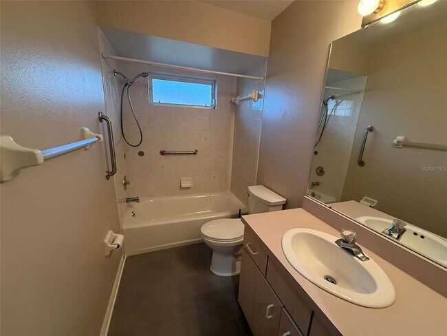 Building Photo - 2868 N Salford Blvd