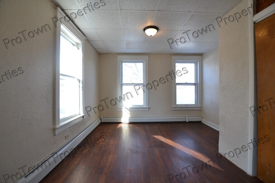 Building Photo - 258 Western Ave