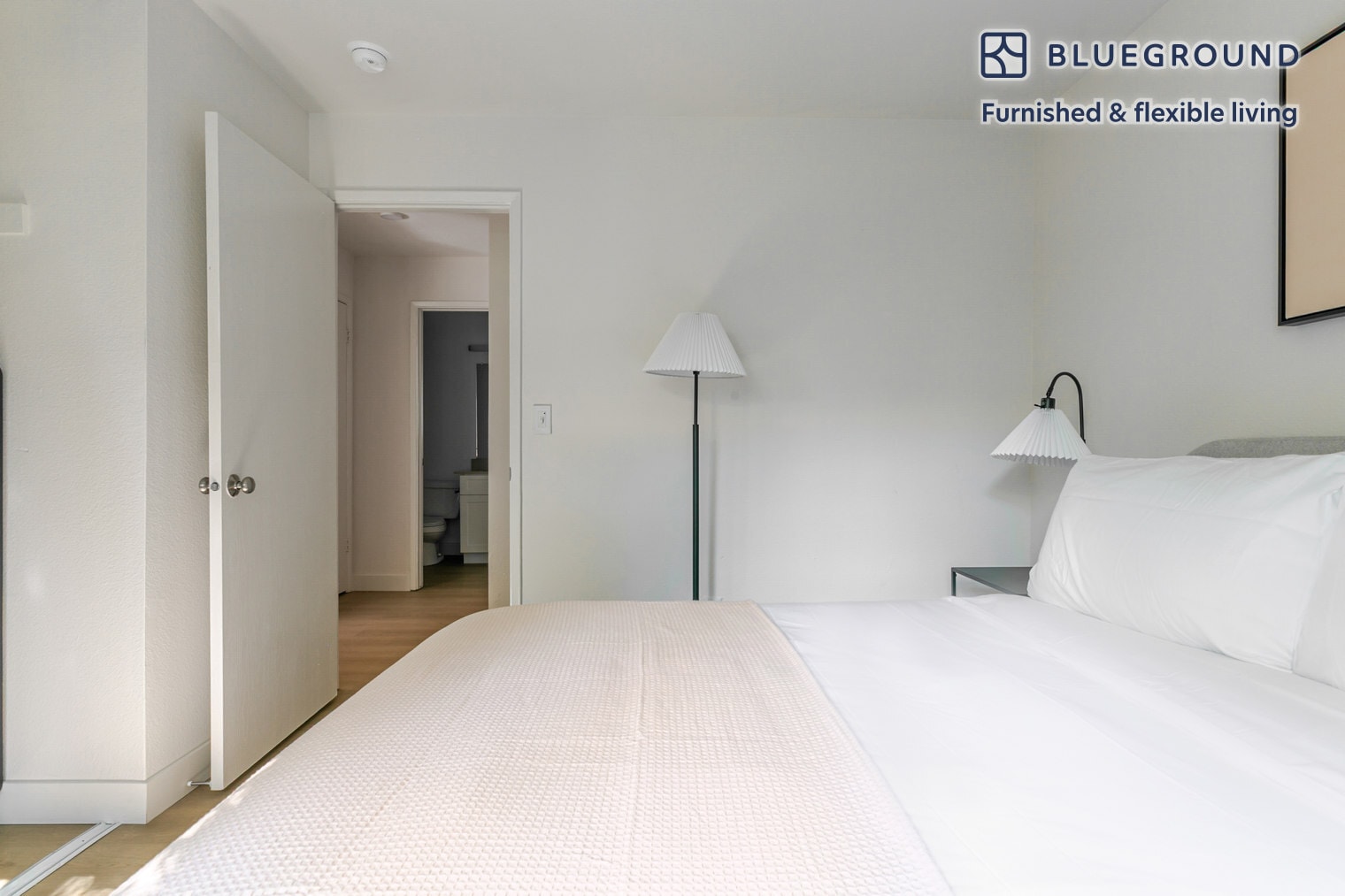 Building Photo - 1600 Villa St